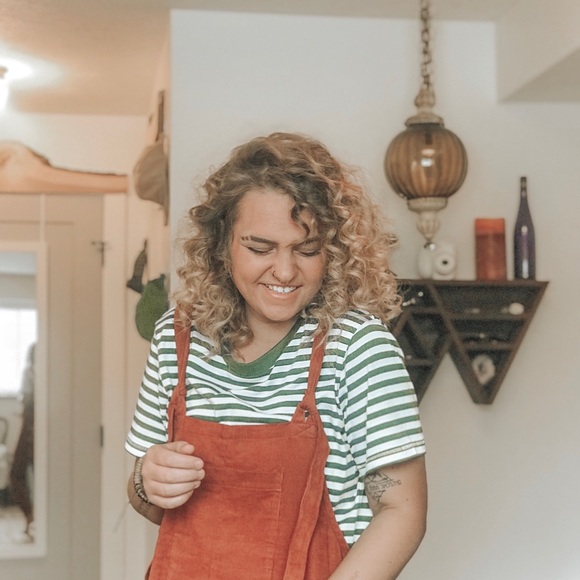 Meet your Posher, Janeigh - Picture 1 of 1